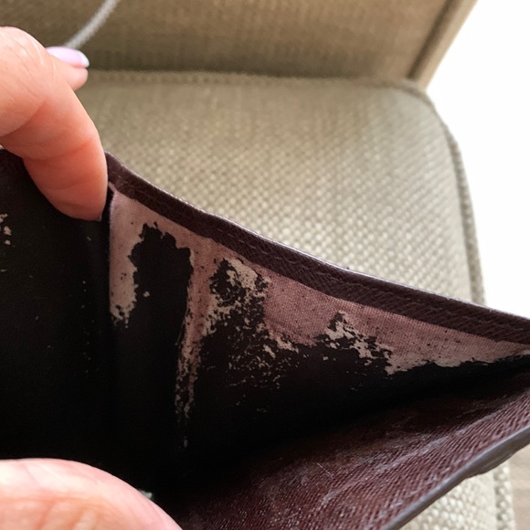 🛍️HOST PICK🛍️7/19/24🛍️06/12/24 🛍️VINTAGE LOUIS VUITTON DAMIER COMPACT WA… - Picture 16 of 16